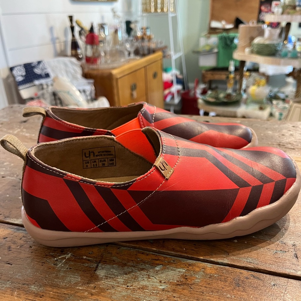 EUC Life is Art Slip-on Shoes